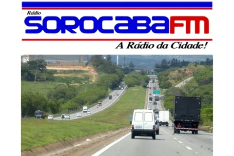 Motociclista perde o controle, cai na pista e morre após ser atingido por carro na Rodovia Castelinho, em Sorocaba